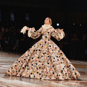 Gigi-Hadid-crea-un-momento-de-moda-en-dos-actos.png