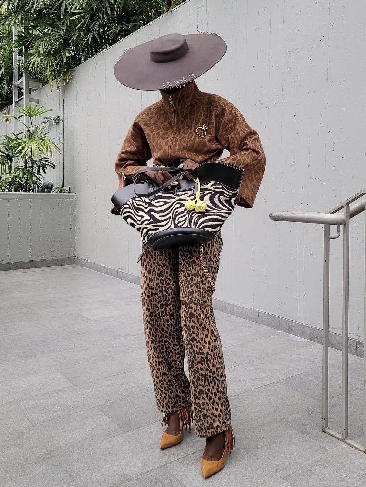 Estilo de ropa con estampado animal.