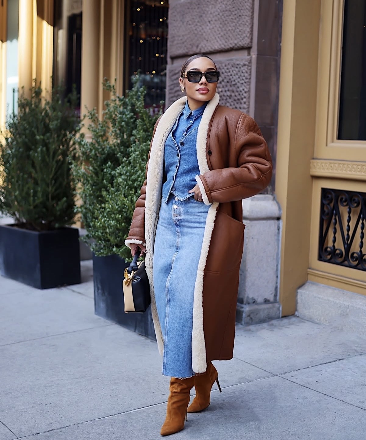 looks de falda midi de otoño
