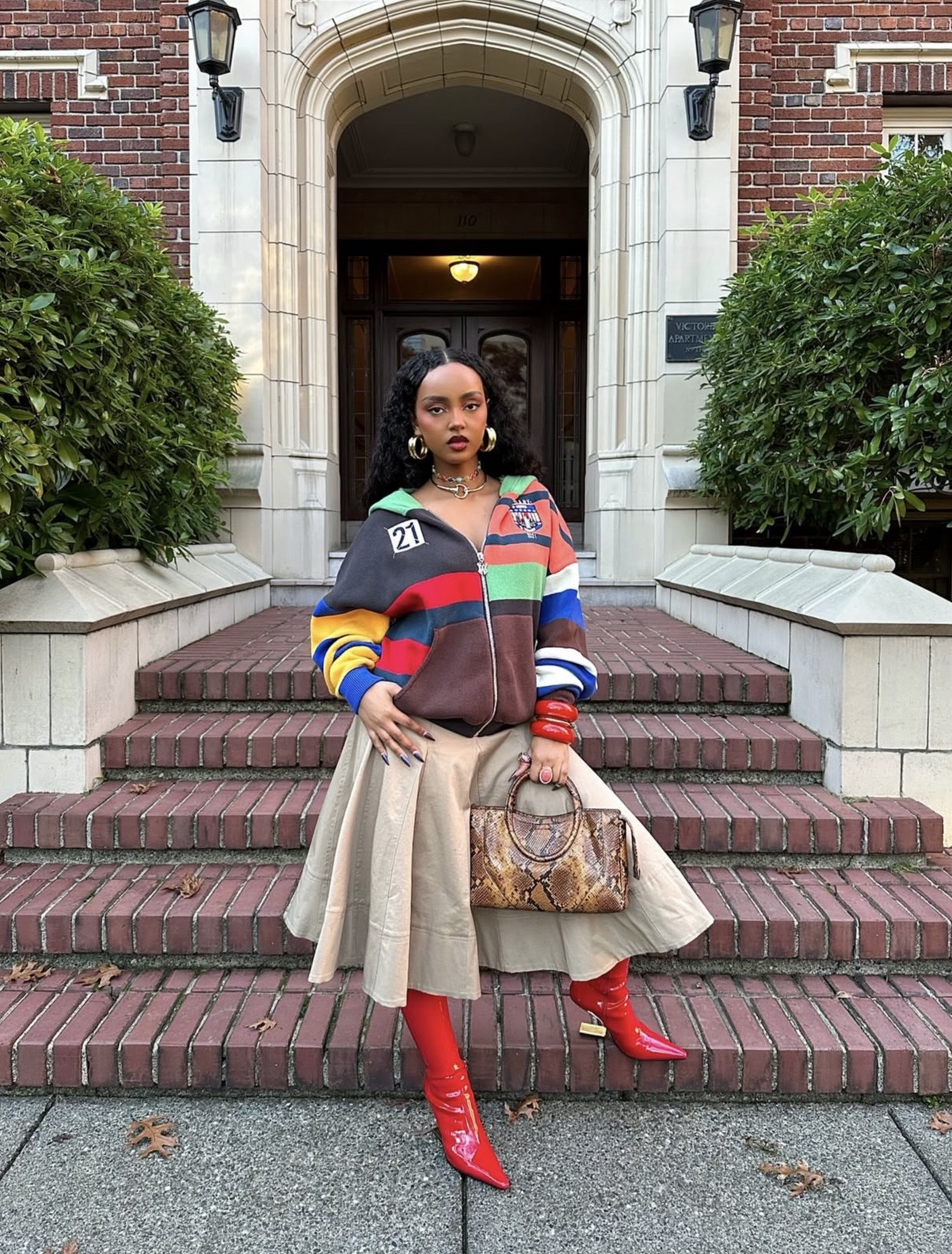looks de falda midi de otoño