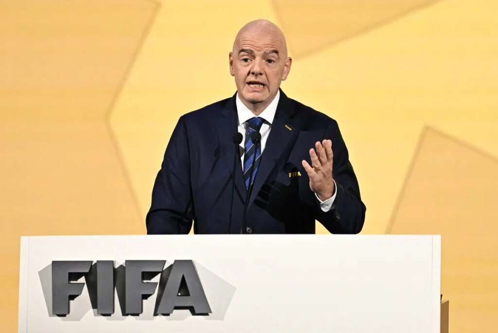 Infantino-bajo-nueva-presion-mientras-la-Federacion-Griega-y-Bierhoff.jpg