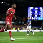 Isak-despide-al-Liverpool-para-su-primera-victoria-con-Iraola.jpg