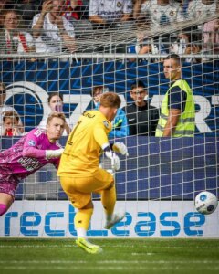 Koeman-Jr-hace-historia-al-ser-el-primer-portero-de.jpg