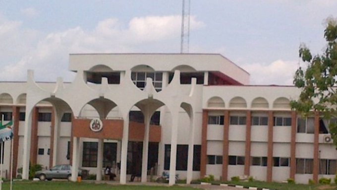 La-Asamblea-de-Osun-toma-medidas-para-extender-el-mandato.jpg