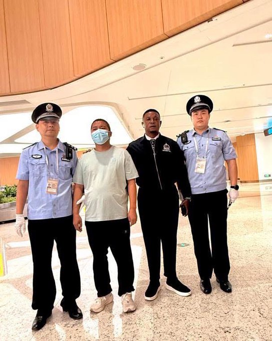 La-policia-arresta-a-un-chino-escondido-en-Ogun-por.jpg