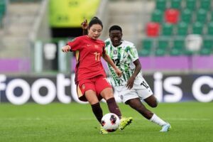 Los-Falconets-aguantan-el-empate-de-China-y-mantienen-vivas.jpeg
