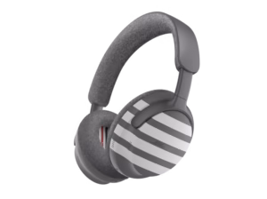 Los-auriculares-Thom-Browne-de-Bose-llevan-la-cachemira-a.avif
