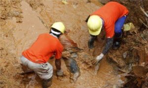 Mueren-nueve-mineros-tras-fuertes-lluvias-que-inundaron-la-mina.jpg