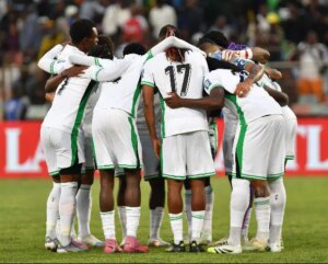 Nigeria-XI-vs-Madagascar-Nwabali-regresa-mientras-Adams-e-Ilenikhena.jpeg