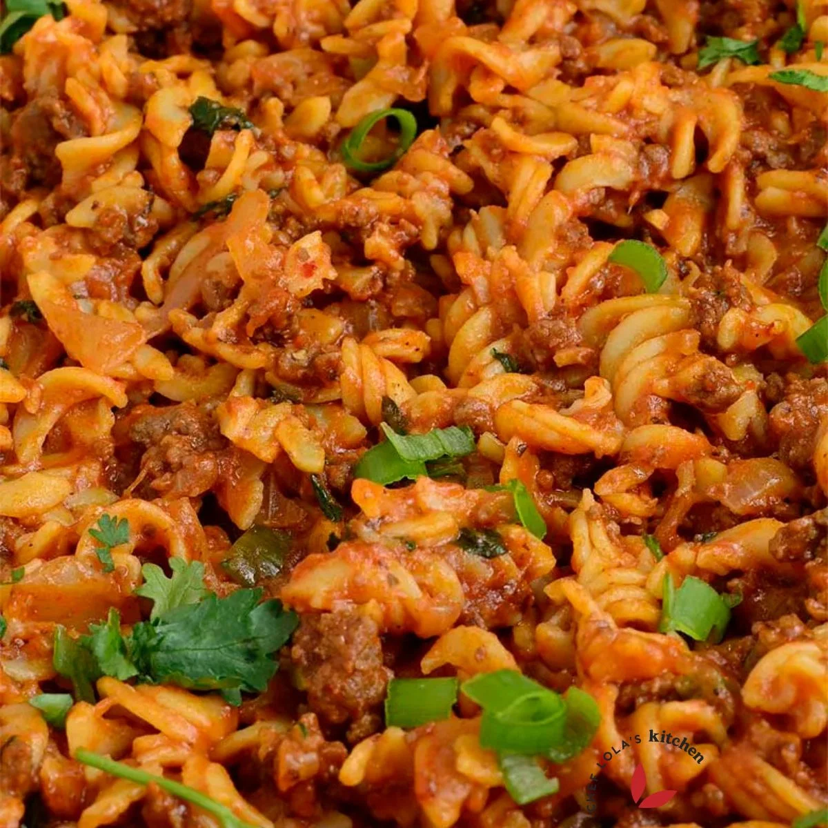 Pasta de carne molida en la sartén
