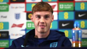 Palmer-se-retira-de-la-seleccion-de-Inglaterra-con-Gibbs-White.jpg