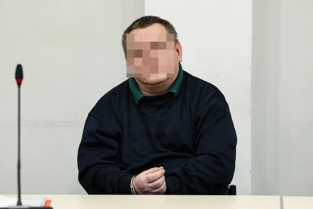 Politico-detenido-por-tener-un-hijo-con-su-hija-de.webp