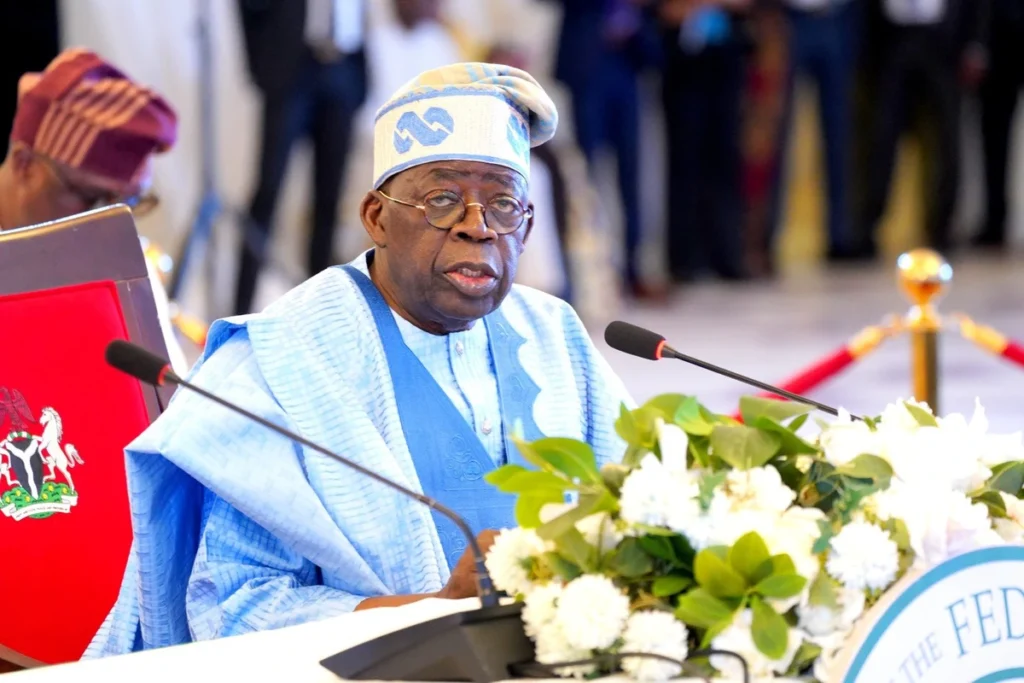 Tinubu-ordena-liberar-el-fondo-naval-de-Nigeria-despues-de.webp