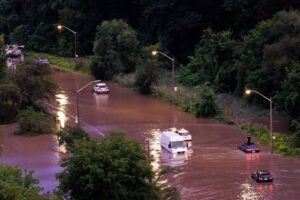 Tormenta-en-Toronto-deja-a-45000-personas-sin-electricidad-mientras.jpg