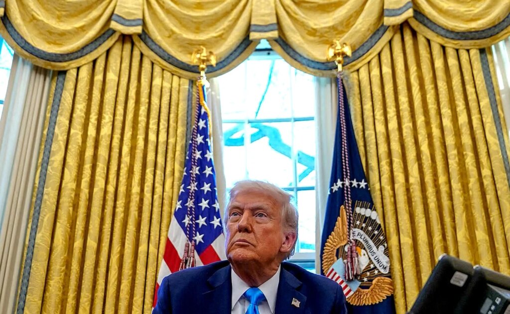 Trump-prohibe-a-CNN-MSNOW-y-Politico-en-la-Casa.jpg