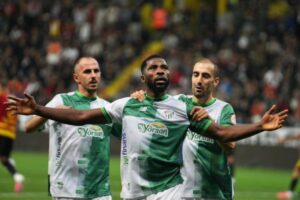 Turkiye-Iheanacho-marca-el-noveno-gol-en-el-empate-del.jpg