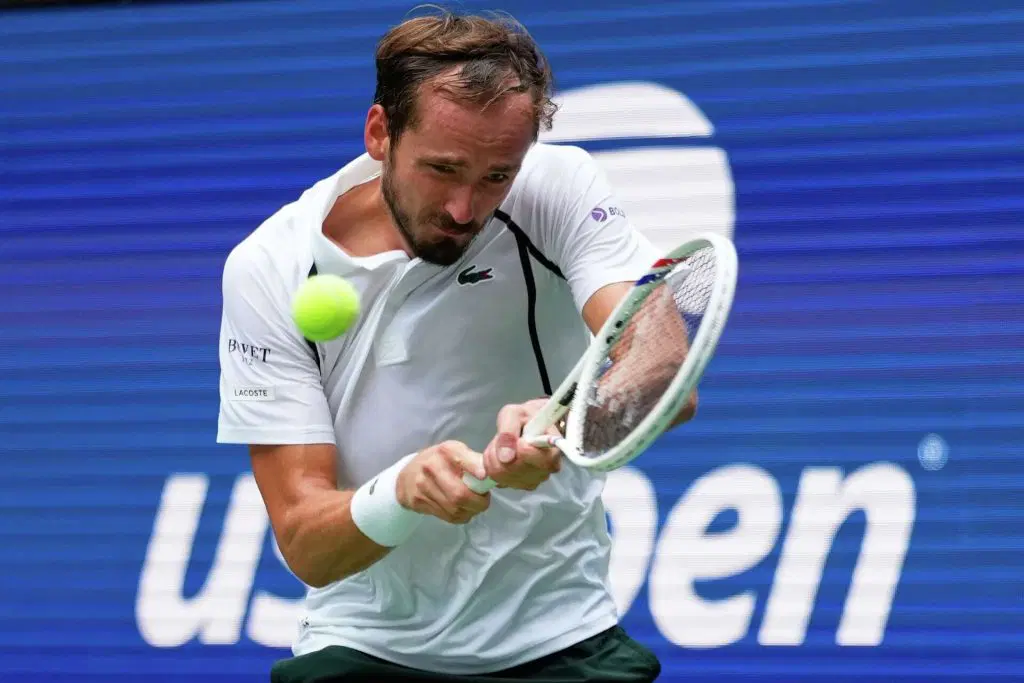 US-Open-Medvedev-y-Pegula-avanzan-mientras-la-lluvia-altera.jpg