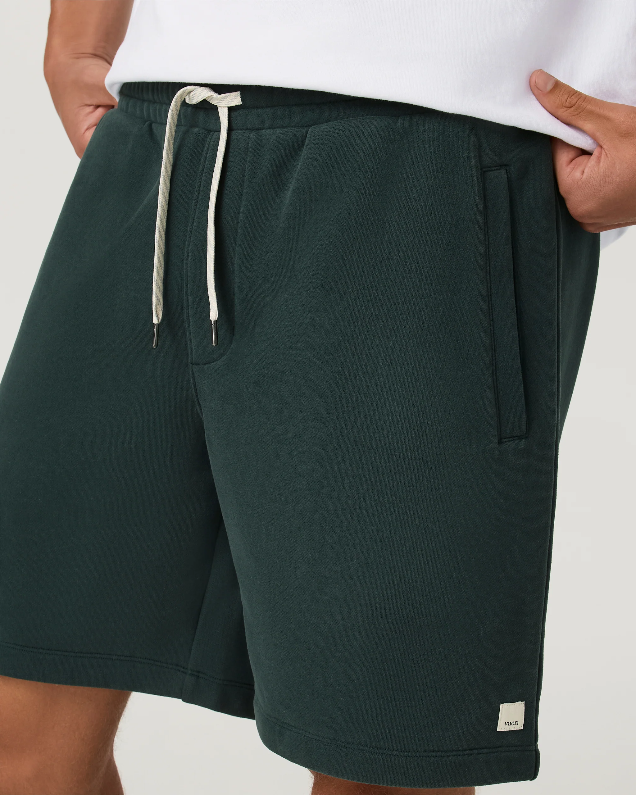 Los mejores pantalones cortos de salón para hombres de estilo rave.