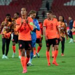 Xavi logra su primera victoria como seleccionador de Holanda al vencer 2-1 a Serbia
