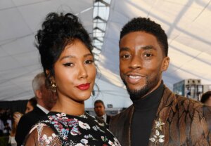 La-familia-del-fallecido-actor-Chadwick-Boseman-esta-en-guerra.jpg