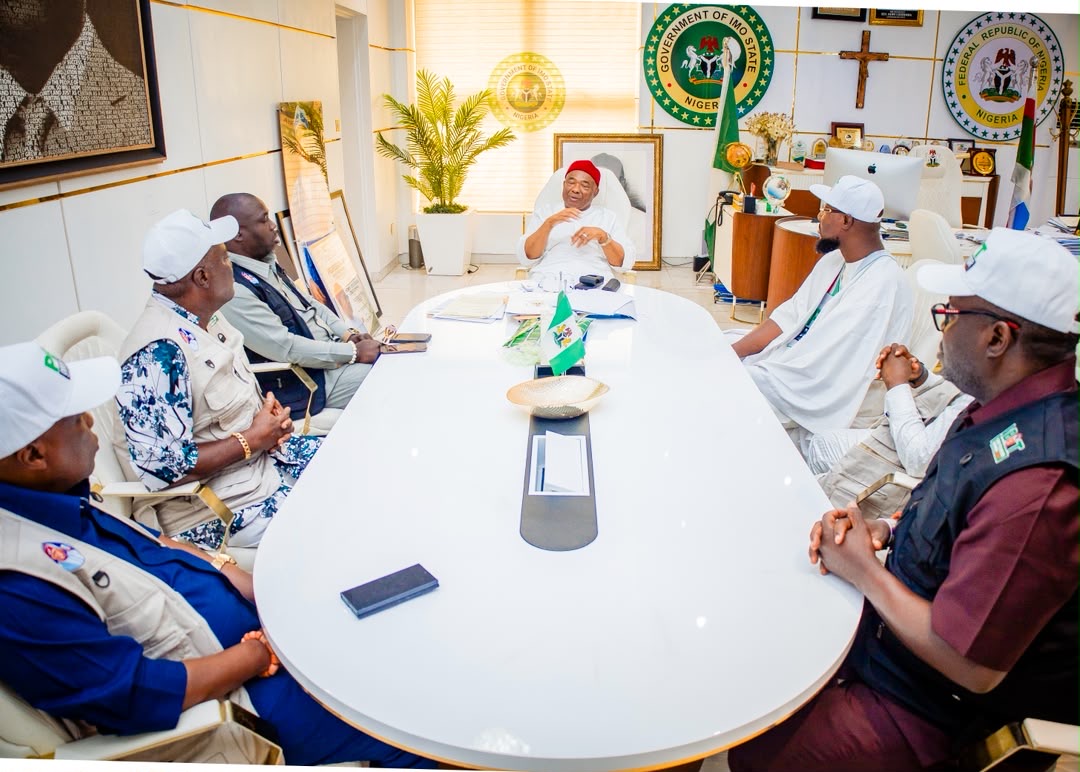 Tompolo lleva el movimiento puerta a puerta de PBAT a Owerri y despliega 30 vehículos de campaña mientras Uzodimma apoya la candidatura de Tinubu para 2027.