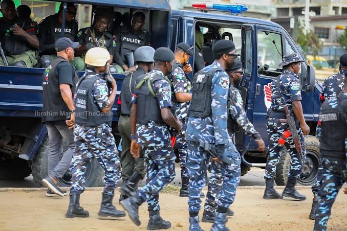 4-detenidos-en-Calabar-por-robo-de-material-electrico.jpg