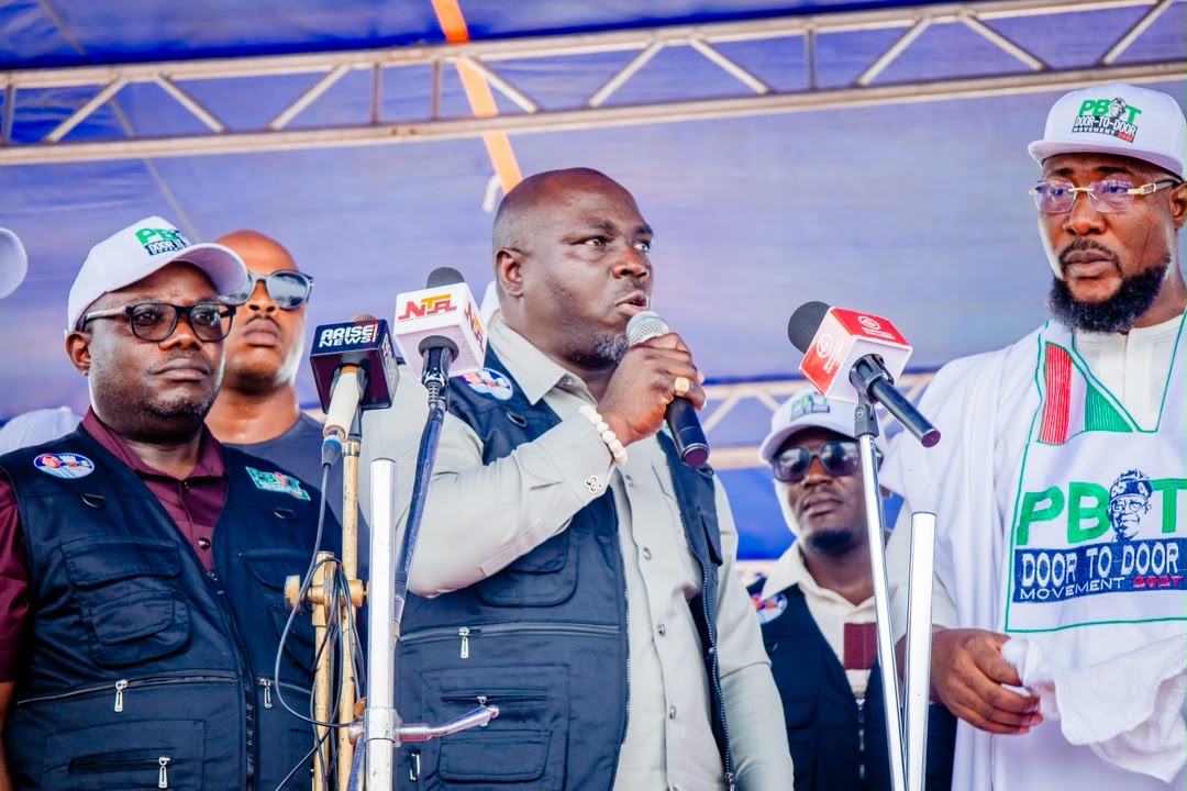 Tompolo lleva el movimiento puerta a puerta de PBAT a Owerri y despliega 30 vehículos de campaña mientras Uzodimma apoya la candidatura de Tinubu para 2027.