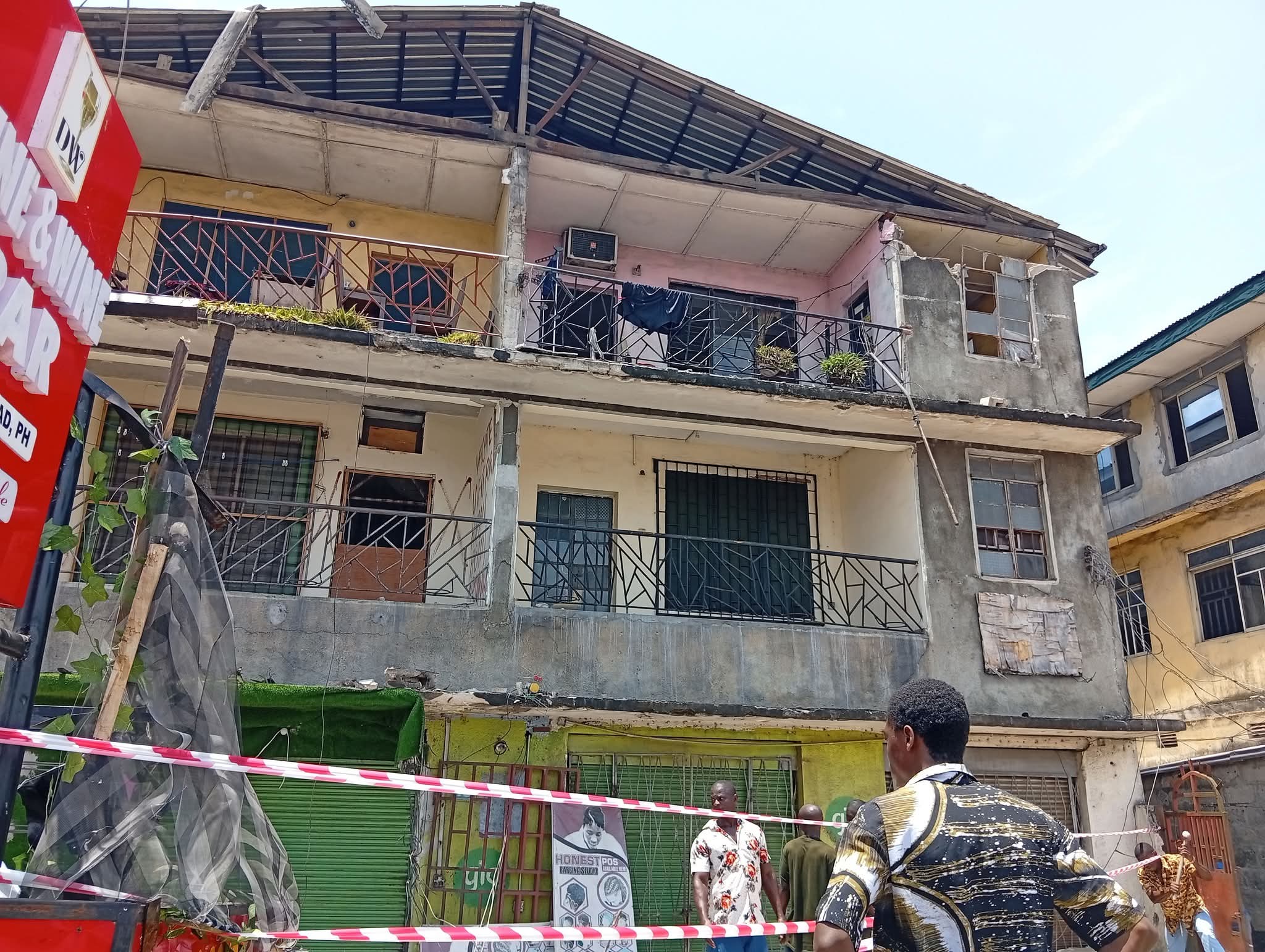 Cuatro heridos en el derrumbe de un edificio de 60 años en Rivers