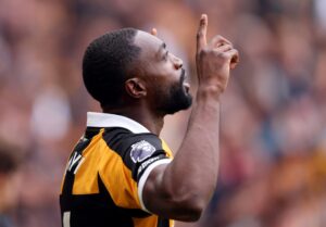 Ajayi-elogia-la-actuacion-del-Hull-City-en-el-sorteo.jpg