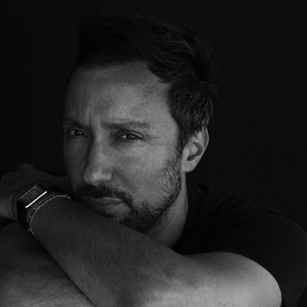 Anthony-Vaccarello-deja-Saint-Laurent-tras-10-anos-como-director.jpg