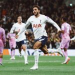 Awoniyi y Onyeka en acción cuando los Spurs vencieron a Coventry 3-1 para conseguir la primera victoria de liga de la temporada