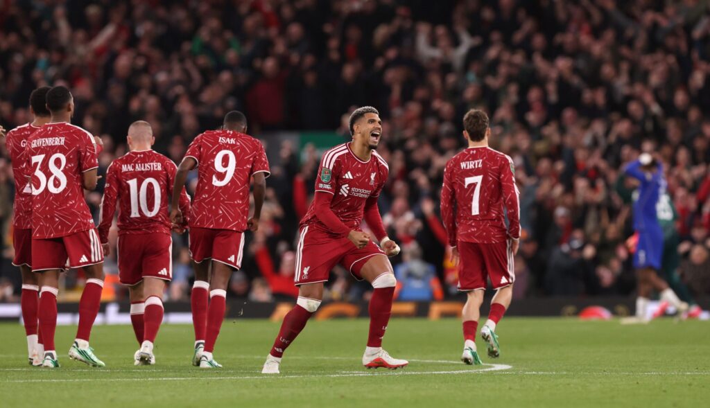 COPA-CARABAO-Liverpool-y-Man-City-vencieron-a-Chelsea-y.jpeg