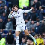 Chelsea vence al Everton y Neto marca dos goles