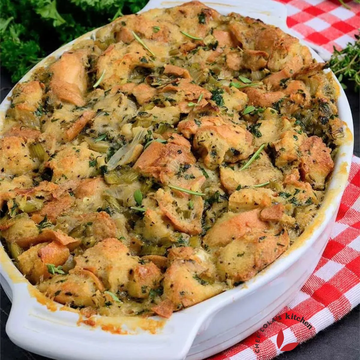 un plato de relleno