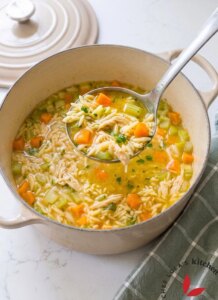 Deliciosa-receta-de-sopa-orzo-de-pollo-al-limon.jpg