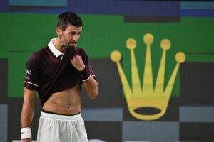 Djokovic-se-retira-del-Masters-de-Shanghai-en-su-primer.jpg