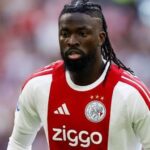 ECL: Arokodare juega 90 minutos como Hajduk Split Edge Ajax