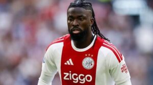 ECL-Arokodare-juega-90-minutos-como-Hajduk-Split-Edge-Ajax.jpg