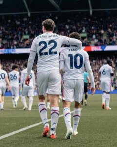 EPL-Crystal-Palace-vuelve-a-vencer-a-Forest-Empate-del.jpg