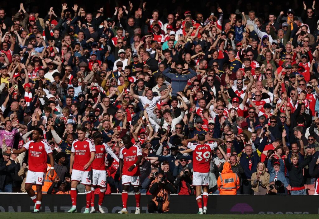 El-Arsenal-se-defendio-para-vencer-al-Leeds-y-empatar.jpg