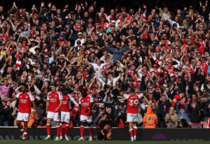 El-Arsenal-se-defendio-para-vencer-al-Leeds-y-empatar.jpg
