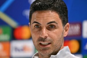 El-Arsenal-se-tomara-una-foto-de-equipo-con-Saliba.jpg