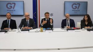 El-G7-planea-liberar-100-millones-de-barriles-de-petroleo.jpg