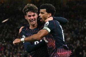 El-Tottenham-con-10-jugadores-aumenta-la-presion-sobre-el.jpg