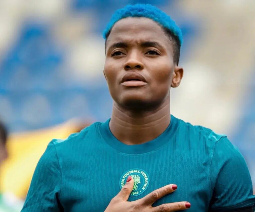 El-capitan-de-los-Super-Falcons-Rasheedat-Ajibade-sufre-una.jpeg