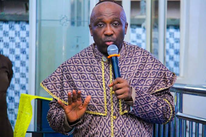 El-clerigo-dice-que-Tinubu-solo-puede-vencer-a-FCT.jpg