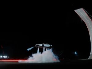 El-evento-Tesla-Roadster-termina-con-un-Roadster-con-propulsores.jpg