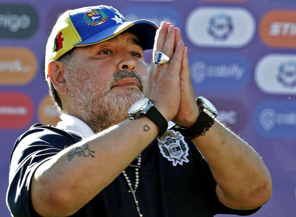 El-medico-de-Maradona-fue-convertido-en-chivo-expiatorio-de.jpg