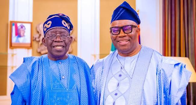 El-presidente-Tinubu-se-reune-con-Akpabio-en-Abuja-a.jpg