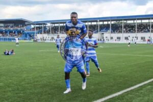 Euromatch-NPFL-Ukaegbu-aplaude-la-victoria-en-casa-del-Enyimba.jpg